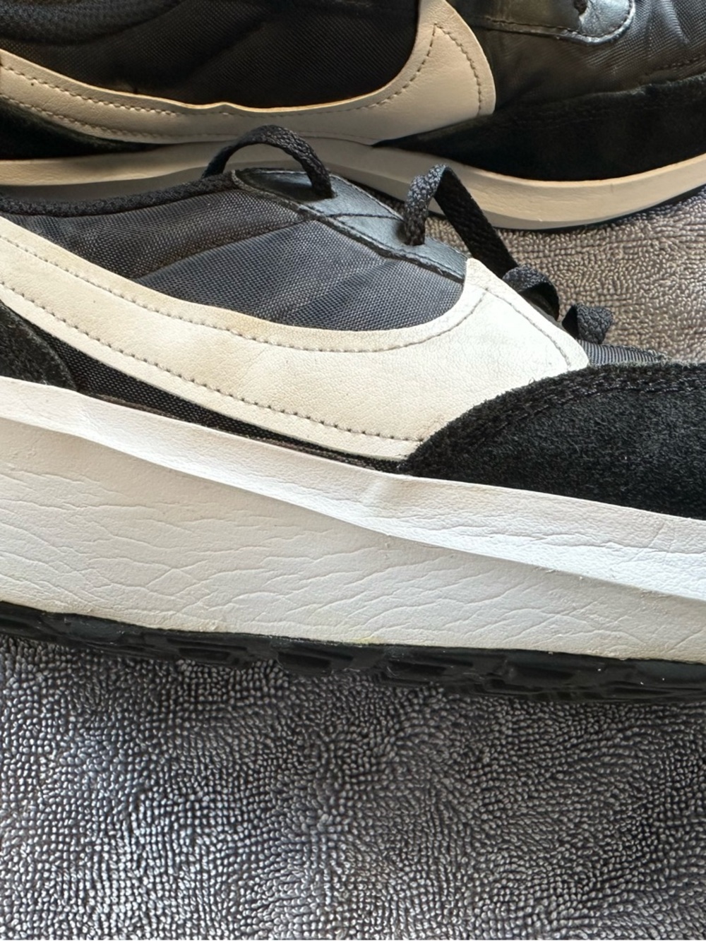 Nike Black and White Vintage-Style Running Sneakers era 1972 waffle sole 4/2023